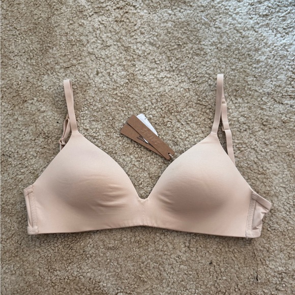 SKIMS Other - Skims Wireless Form T-Shirt Bra 34B